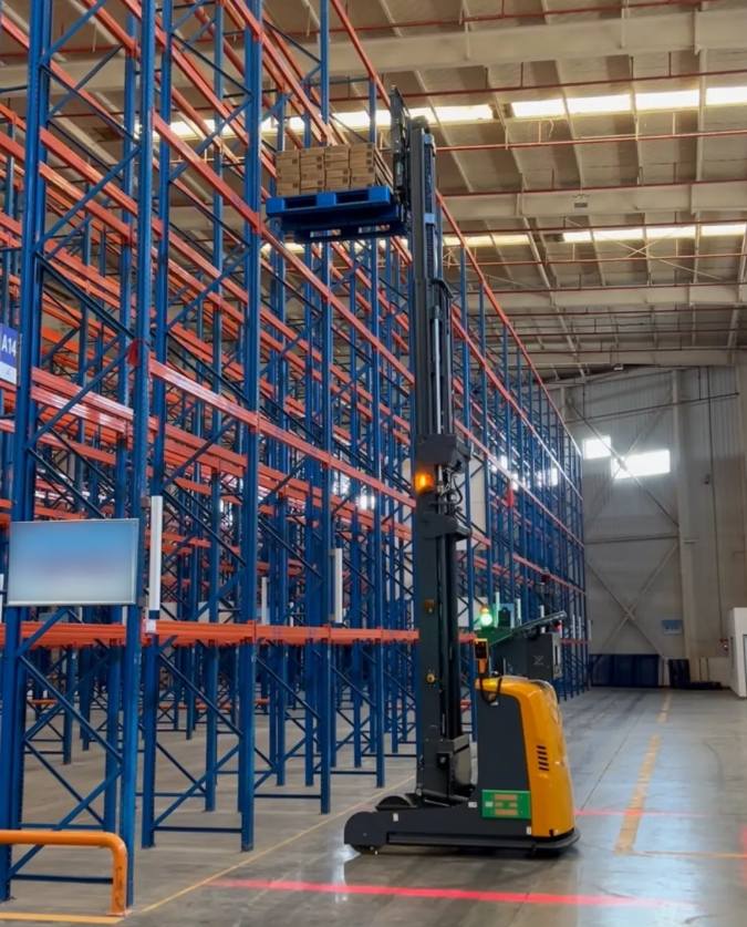 AMR Forklift Systems: Smart Warehouse Flow