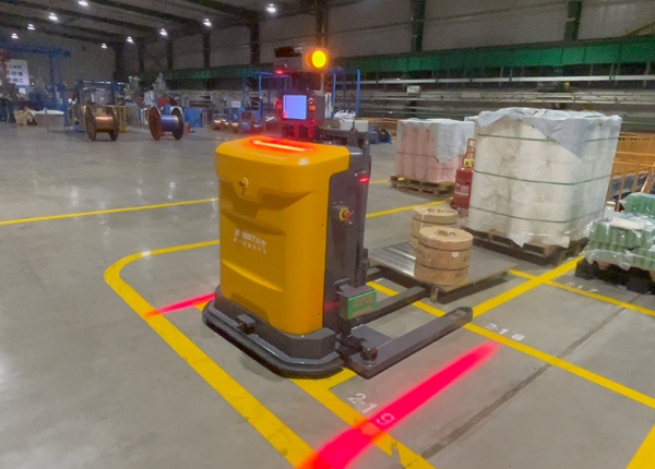 How Private 5G Networks Could Change AGV Forklift Operations in Smart Warehouses